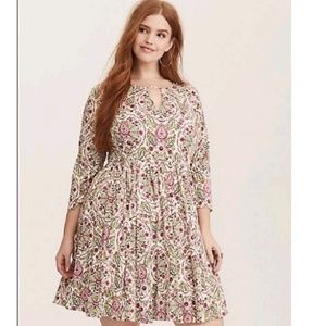 Torrid Floral Ruffled Hem Dress Size: 1